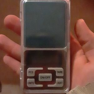 Digital hundredths scale